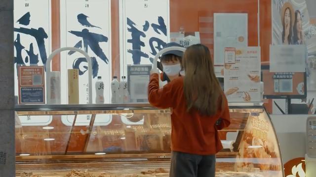 我们都在用力活着，却忘了为什么出发