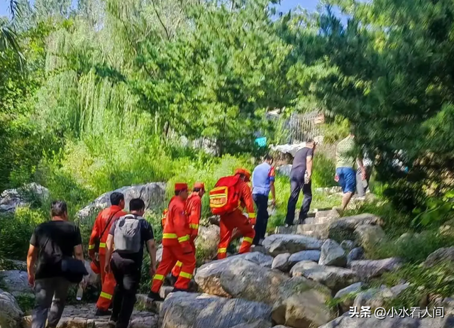 噩耗传来！28岁李小龙夜爬泰山遇难，遗体靠近出口，本想国庆相亲