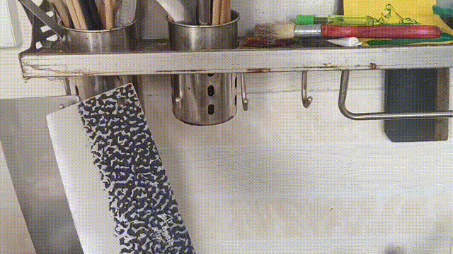 家里菜刀有圆孔的要留意，我也是才知道	，上面居然还有个隐藏功能