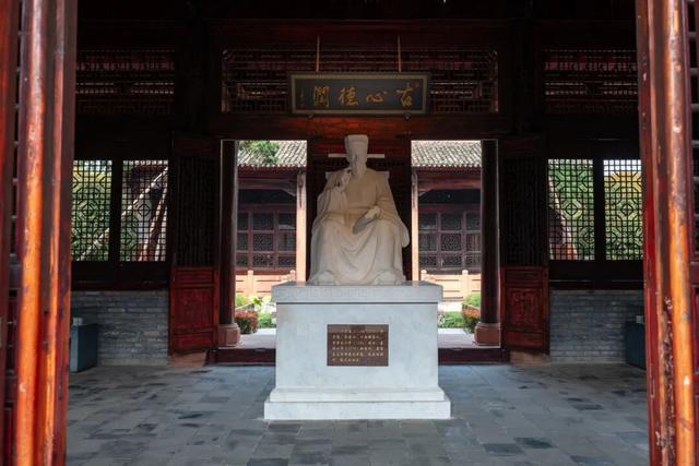 去了一个很卷的城市，景点多到逛不完，太适合反向出游了！