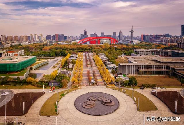 在建邺,“发呆”