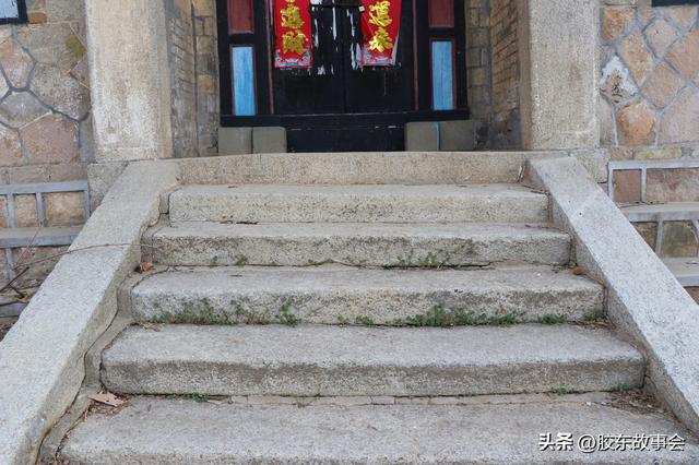 走进乳山市大孤山镇士子于家村，参观当地的“于氏家祠”