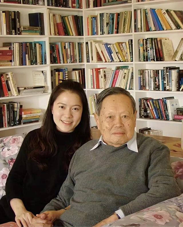 翁帆没想到，人情世故、江湖地位在杨振宁告别仪式上体现淋漓尽致