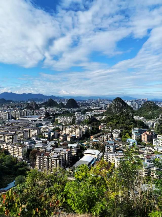 桂林：登峰尽赏满城秋！
