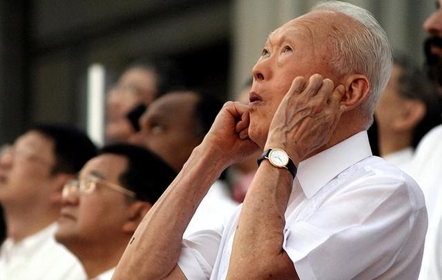 军队再强大，经济再富足，武器再尖端，没有伟大领袖，全都白瞎