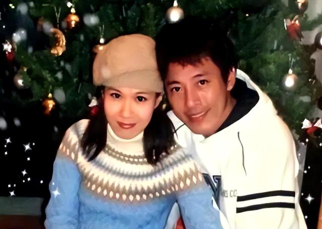 夫妻俩为了不变老，26年不吃肉不生子，近54岁近照不敢认