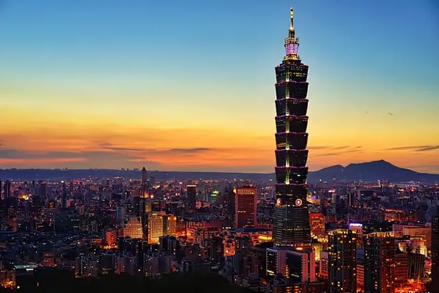 厦门飞台北直线距离仅350公里，为何不飞直线，却要绕行898公里？
