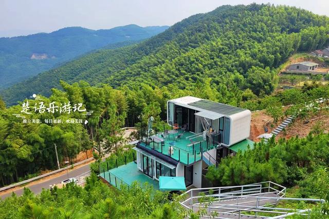 浙江宁波将军山麓的古村，群山环抱犹如世外桃源，堪称绝美度假村
