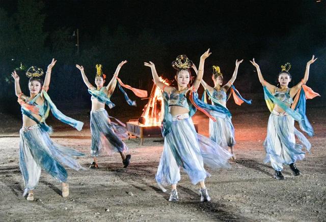 重走丝绸之路，这支“东天山来的骆驼队”到哪了？