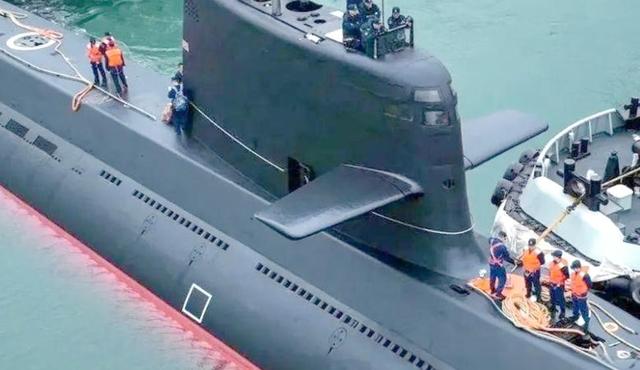 台最新武器曝光！5次海试无船锚，潜艇液压全失灵，500亿打水漂