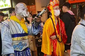 万圣节满大街的西方“猛鬼”，却都输给了中式恐怖！图片