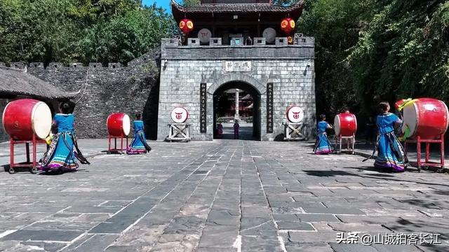 贵州铜仁头号大县,交通令人又爱又恨,景点名称像武侠小说目录?