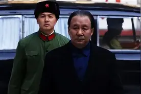 邓小平形象后继有人！郜峰接班马少骅，和卢奇比你更喜欢哪一个图片