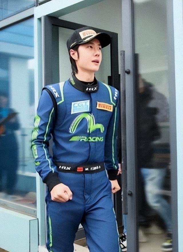 钱再多有何用？28岁王一博失手落海，给内娱明星们敲响了警钟