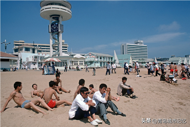 海水浴场如童话般的更衣室，快来收藏曾经的回忆吧