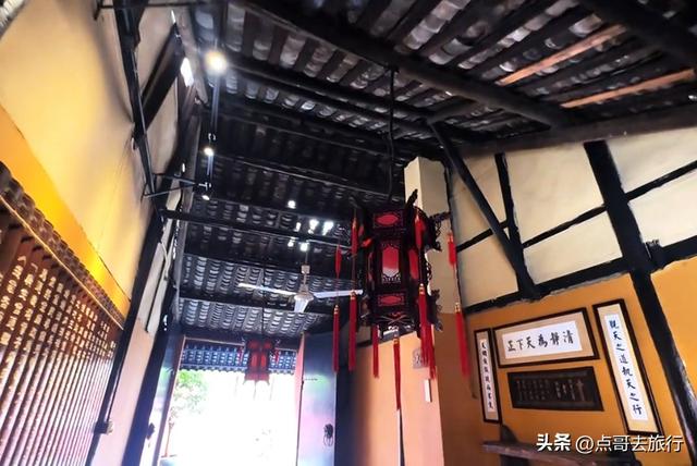 成都闹市中心神秘小庙，“似庙非庙”的烟火气，吃斋饭仅需8元！