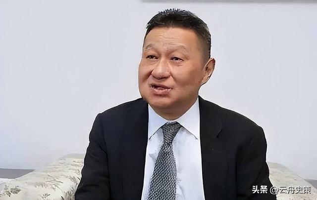 包养情人无数，娶初中同学女儿为妻，玩老婆闺蜜，嗜色如命的富豪