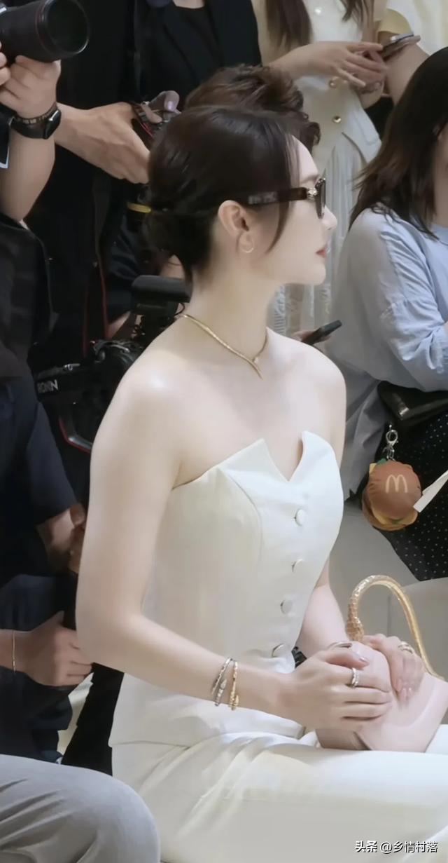 最美司理理，庆余年第一美人，居然这么高，皮肤好白啊