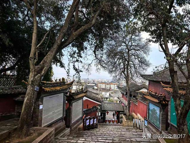 通海秀山：一座“无柱不联”的文化名山