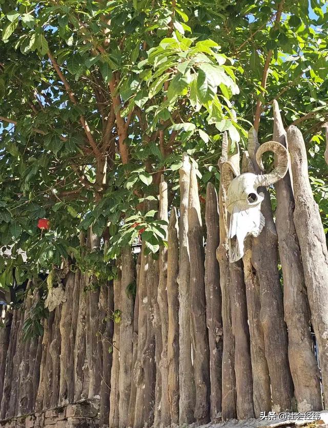 【每日一景】走进原始的司莫拉佤族山寨