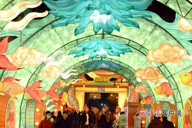 敦煌：丝路古城夜经济“火”起来