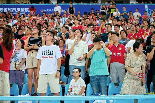 “苏超”何以感动无数普通人