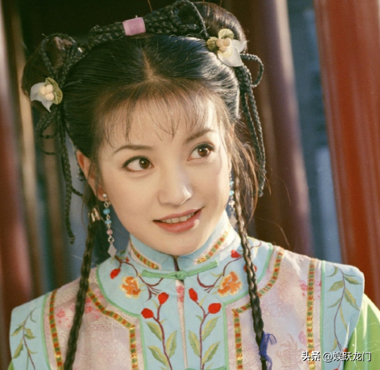 小燕子安好！赵薇封杀4年近况曝光，同名制片人病逝闹乌龙事件！