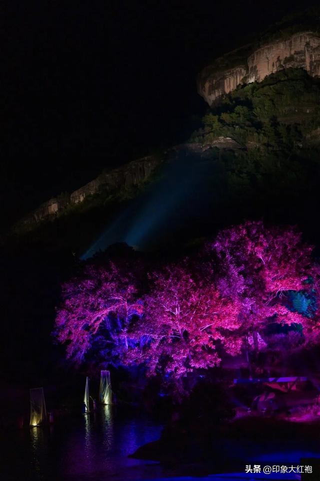 张艺谋在武夷山种了棵“浪漫树”——印象大红袍的浪漫永不打烊！