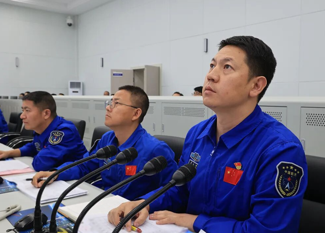 戈壁滩真英雄，理科男死磕航天技术16年，成功发射火箭32次零失误