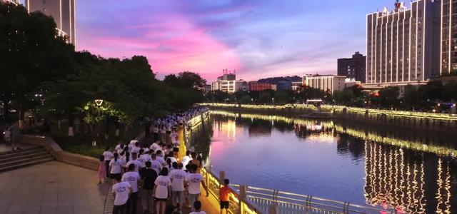 粉色落日、绚丽烟花！江西这里太浪漫了，你在现场吗？