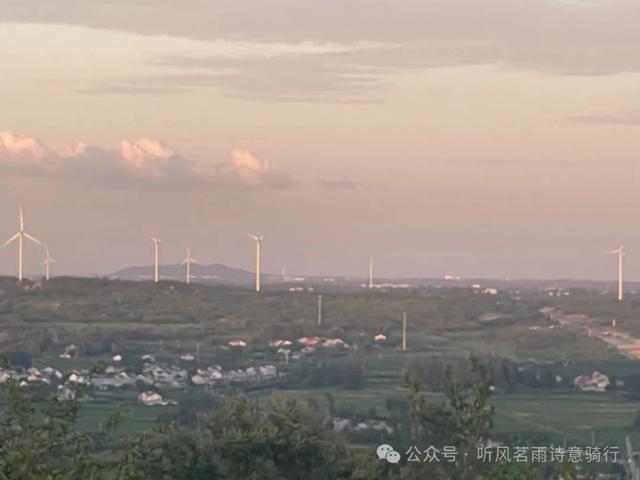 夜骑大美六合，马头山观日落。