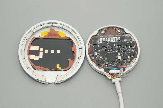 完美适配iPhone 17系列新机，谷歌25W Qi2.2磁吸无线充电器拆解