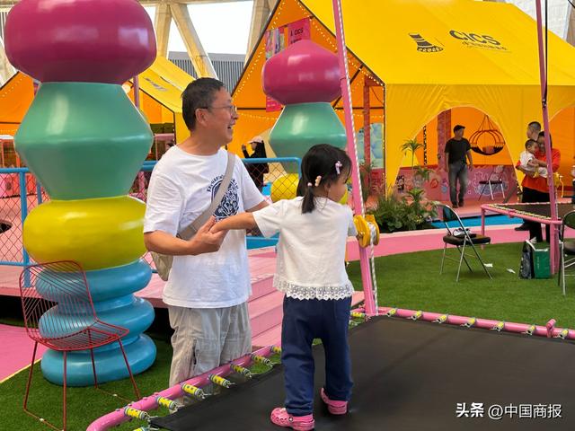 从非遗糖艺到未来科技，从儿童乐园到潮流市集……中国国际糖果季来了，北京又添打卡地！