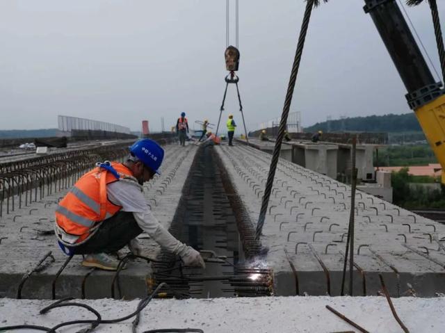 国道202线抚顺城区段改移（东环）工程全线贯通