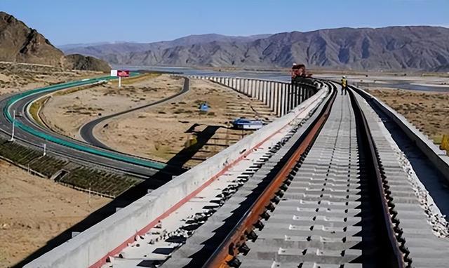 距中印边境仅15公里！4000亿硬啃新藏铁路，为何我们非修不可？