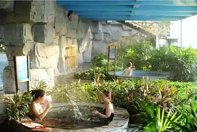 降温天的终极浪漫，是泡进一池温泉里