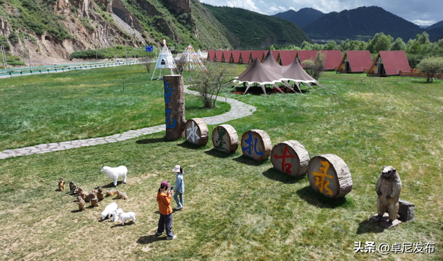 扎古录帐篷营地解锁高原生态旅游新体验