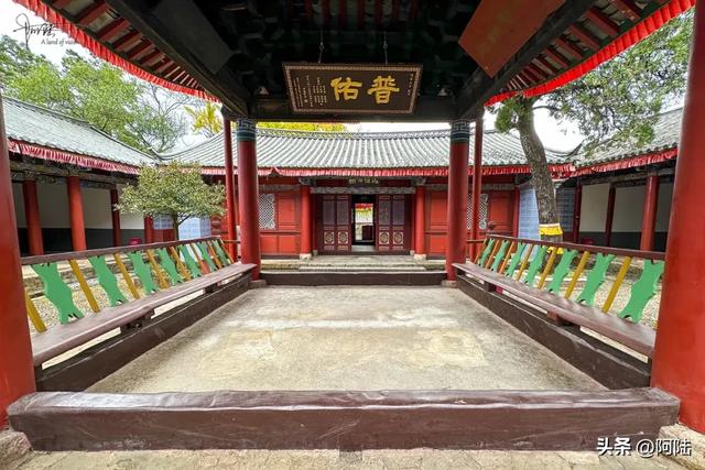 探访丽江现存最古老的庙宇，了解到纳西人心目中的保护神——三多