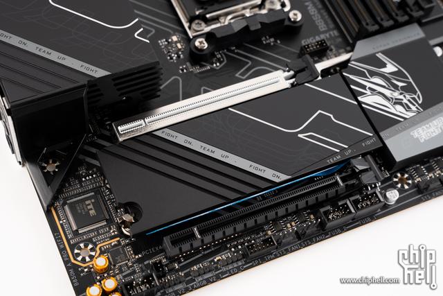 「装机不用挑，就选电竞雕」技嘉 电竞雕 B850M + 5080 FE + COOJ Z18 装机