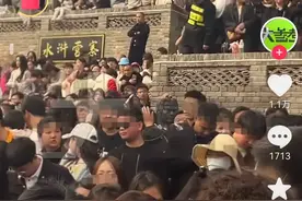 “开封王婆”带火相亲节目，现场找她说媒超万人，为何这么火？图片