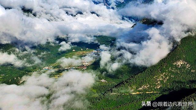 《219西藏南南线》中尼边境：乃夏村 晨雾织彩缎，田园藏仙境