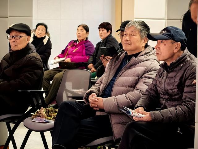 中央定调！退休新规2030年分水岭显现，部分人员或将面临双重压力