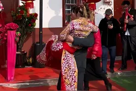 湖南大妈在儿子结婚当晚睡婚房，遭拒后状告儿子14年，要下跪道歉图片