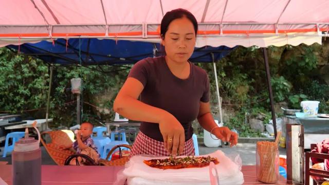 探寻花江峡谷大桥桥下的特色美食