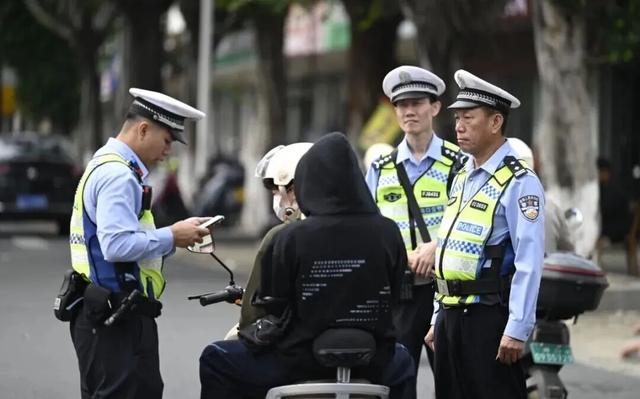 2月起，电动车	、三轮车、四轮车上路“2禁3必查”，车主注意