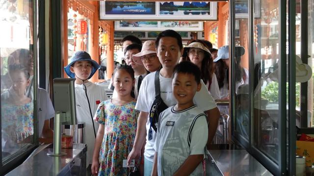 阳朔：暑期旅游服务提质，让山水之约更惬意​