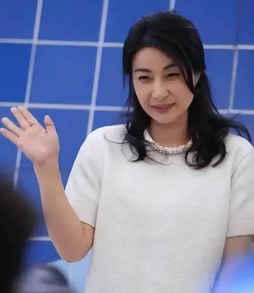 摊牌了！结婚13年，郭晶晶再次迎来喜讯，原来霍震霆当年没说错