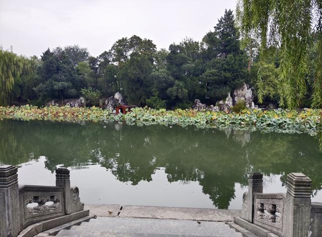 北京旅游第四天，一次同时中签北大清华，如何选择？