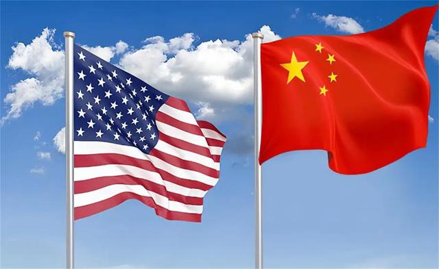 美国战争威胁之下，1.3亿人口小国投降，对中国开出第一枪