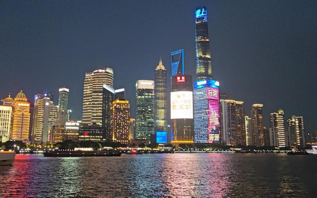 实拍上海滩夜景精华，每年吸引国内外无数游客打卡！